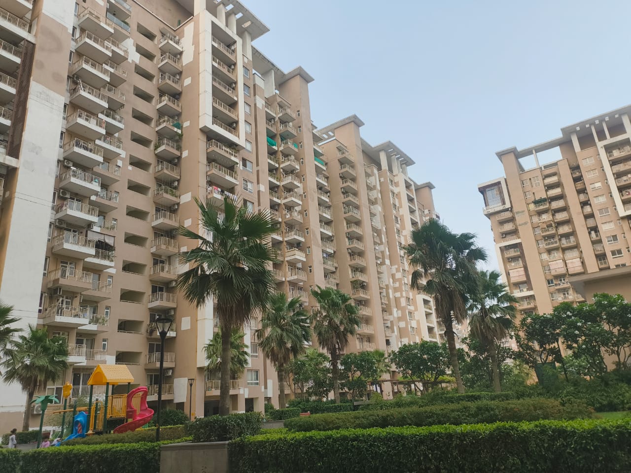 The Role of a Good Maintenance Agency in Residential Complexes — And Its Direct Impact on Property Pricing